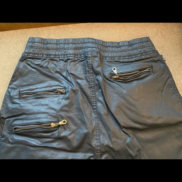 Robin Jeans - Picture 2 of 4